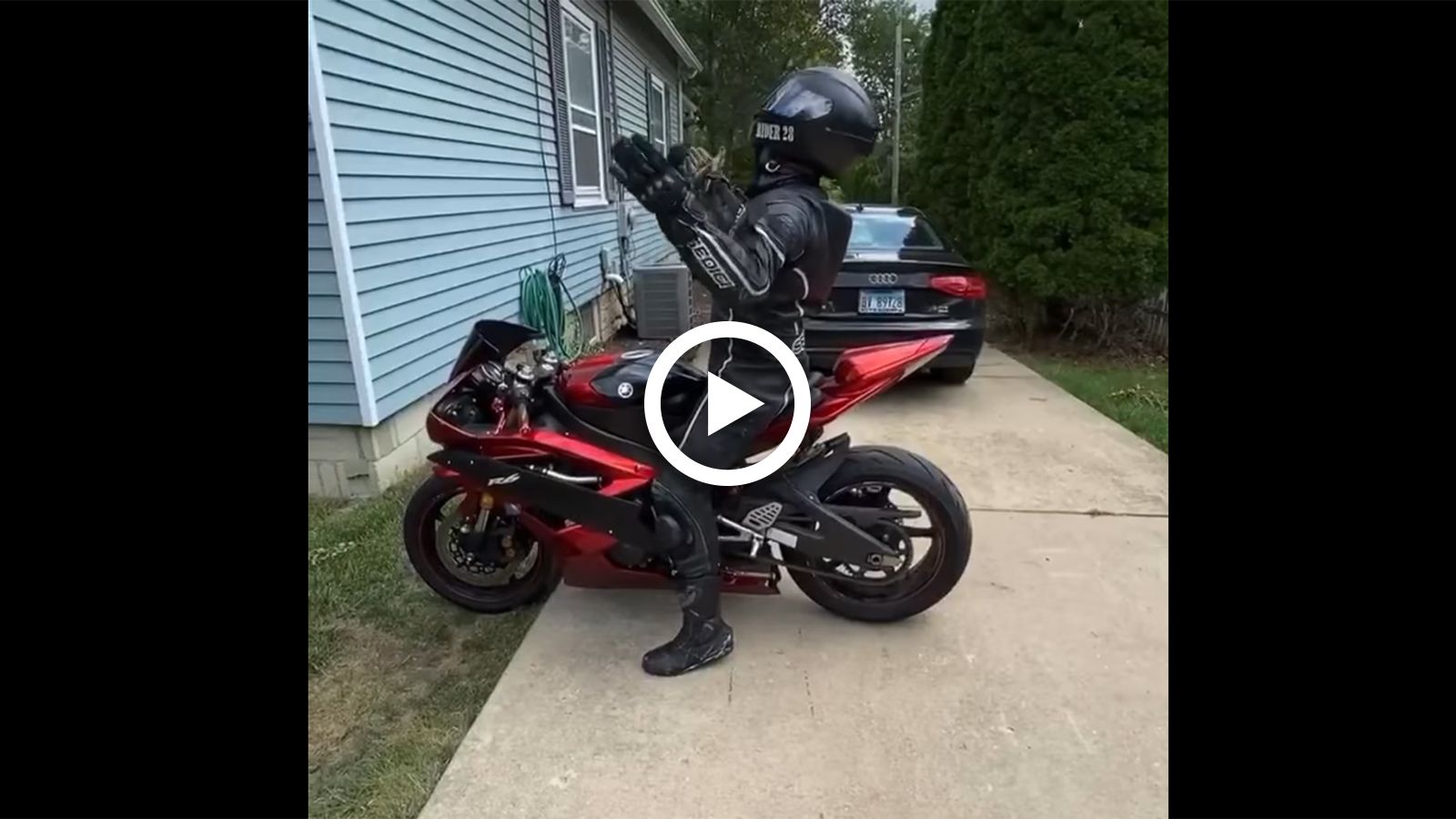 VIDEO: Όταν ξεπαρκάρεις και πέφτεις στην... μαύρη τρύπα!