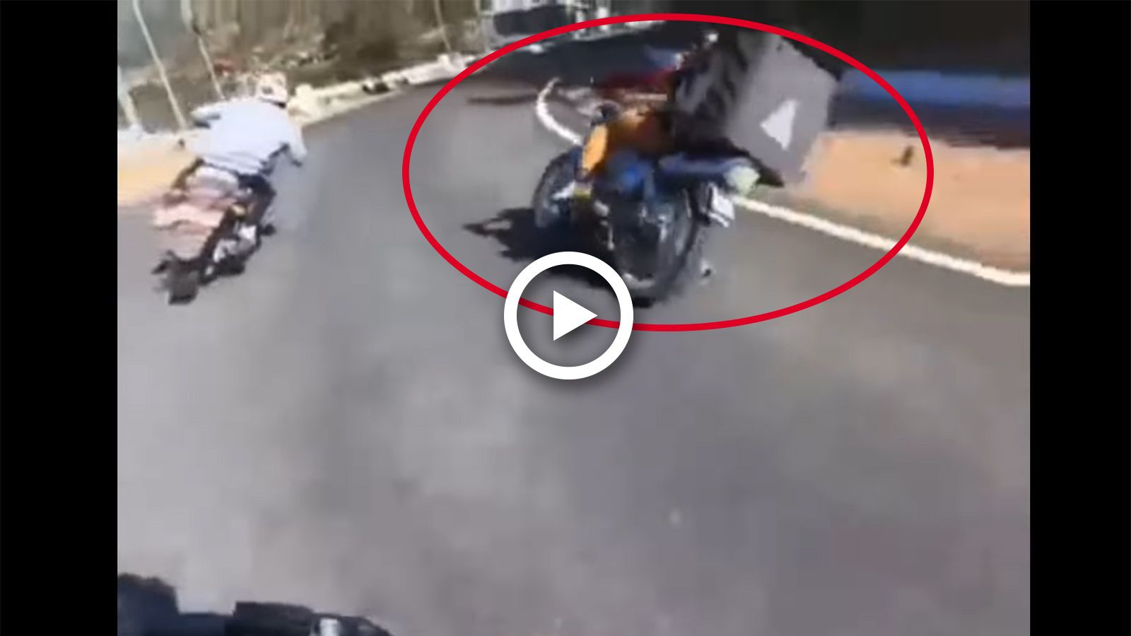 VIDEO: Ίσως ο γρηγορότερος -και πιο επικίνδυνος- ντελιβεράς του κόσμου