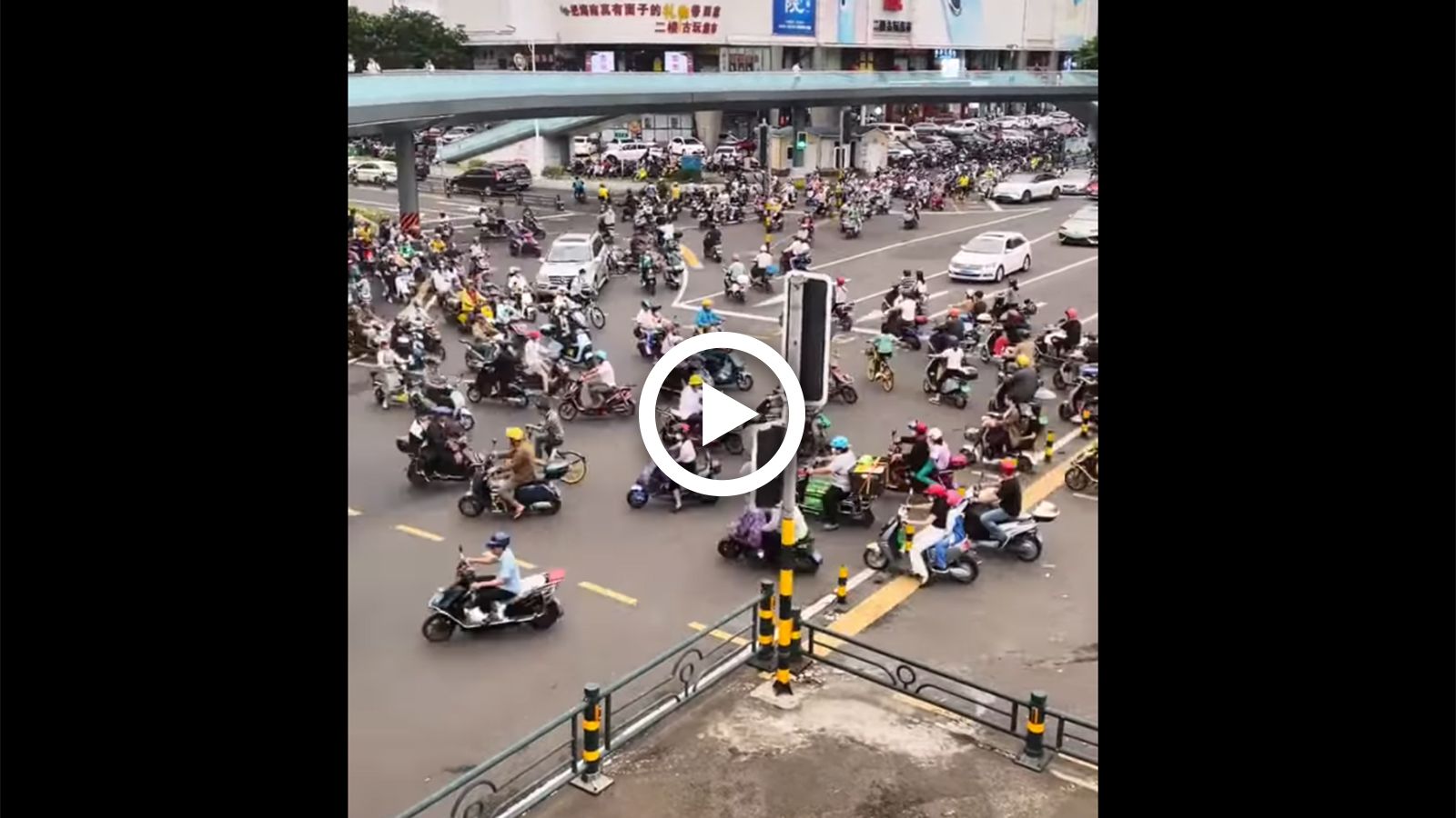 VIDEO: Θα επιβίωνες στην μοτο-ζούγκλα της Ασίας;
