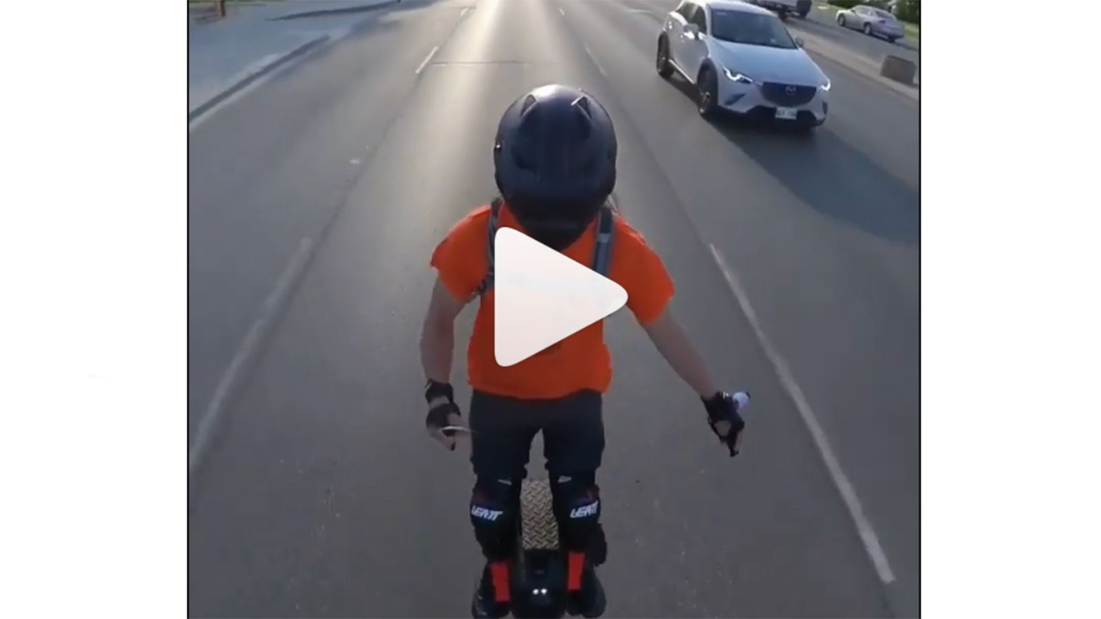 VIDEO: Ασε το μονότροχο, πάρε κανένα scooter!