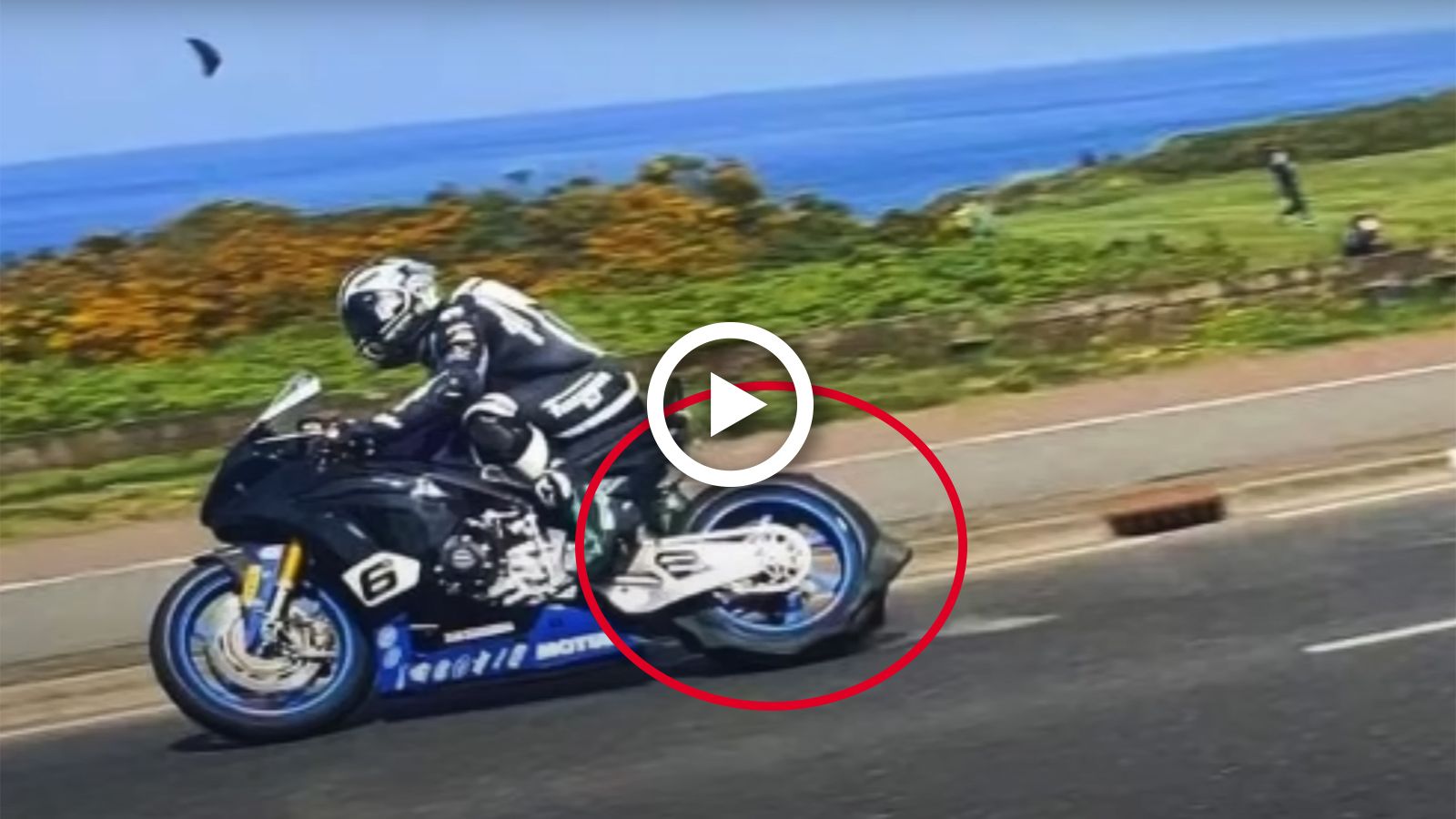 VIDEO: To λάστιχο του Michael Dunlop ανατινάζεται στον αγώνα NW200