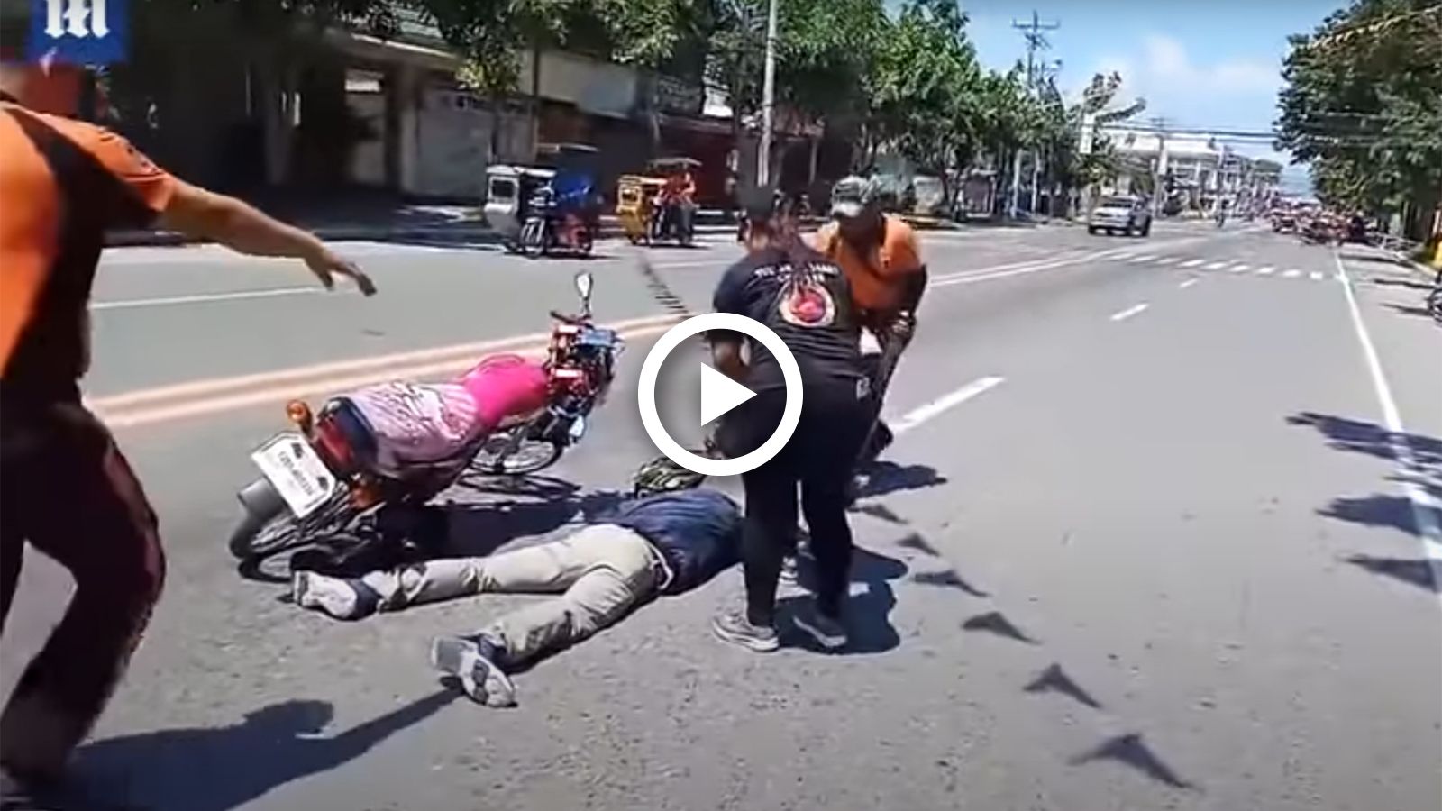 VIDEO: Όταν προσποιείσαι ατύχημα για τον πιο ηλίθιο λόγο