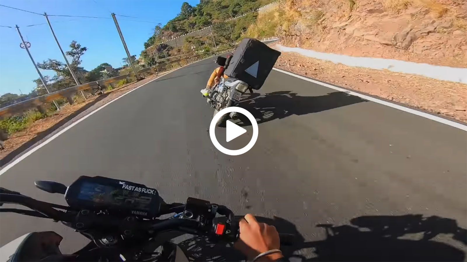 VIDEO: Ιπτάμενος ντελιβεράς στην Ινδία σε πλάνα που κόβουν την ανάσα! 