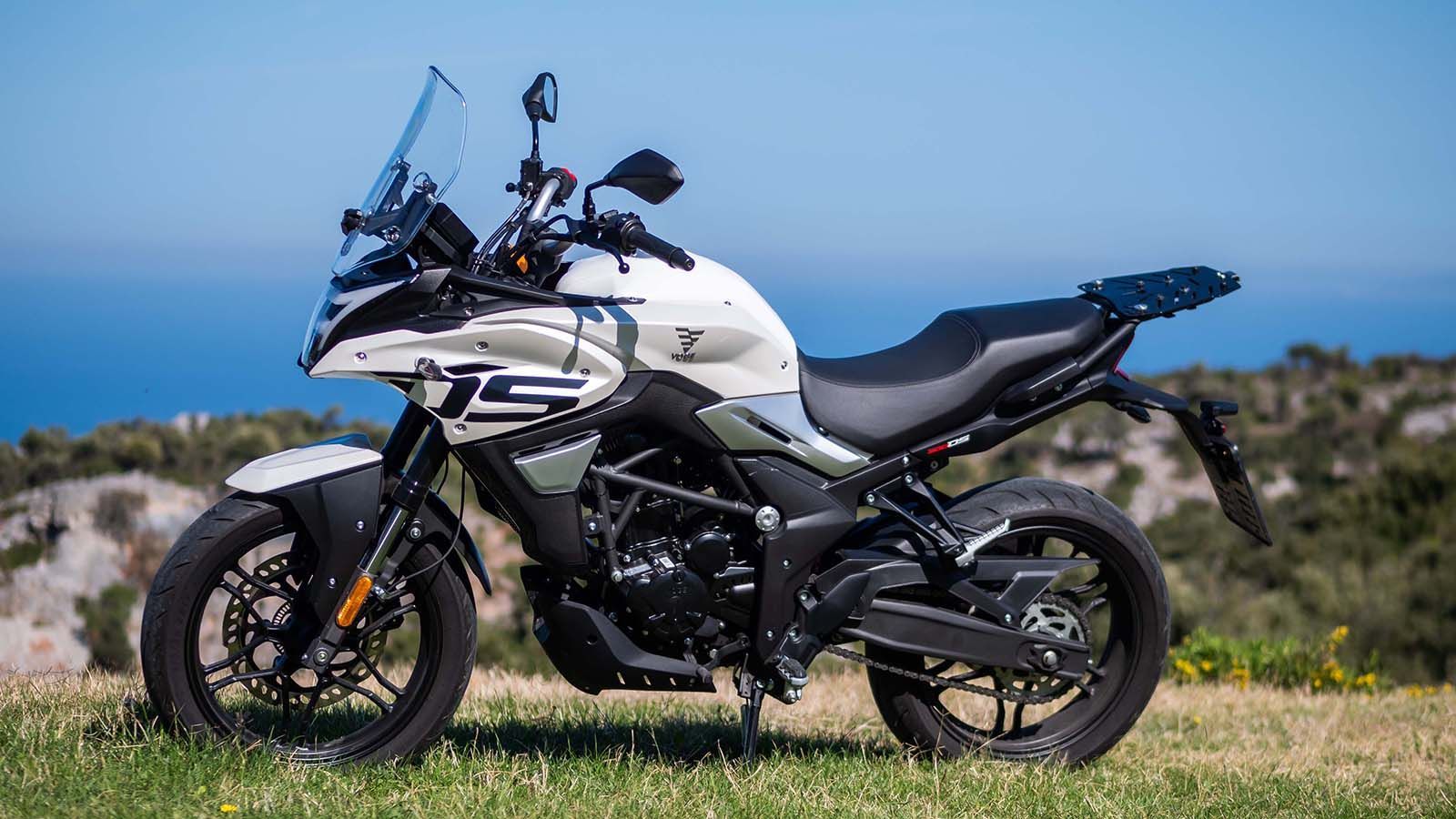 Voge 300DS: Με ανεστραμμένο πιρούνι και δίσκους μαργαρίτα