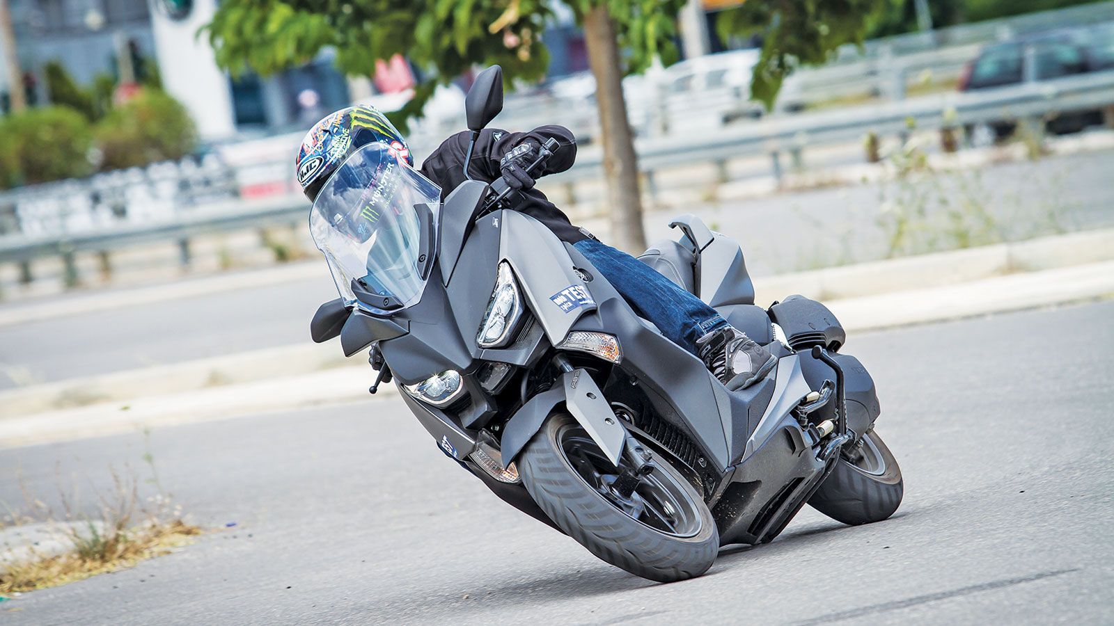 Yamaha X MAX300: Με κινητήρα που χτυπάει ακόμα και 400άρια