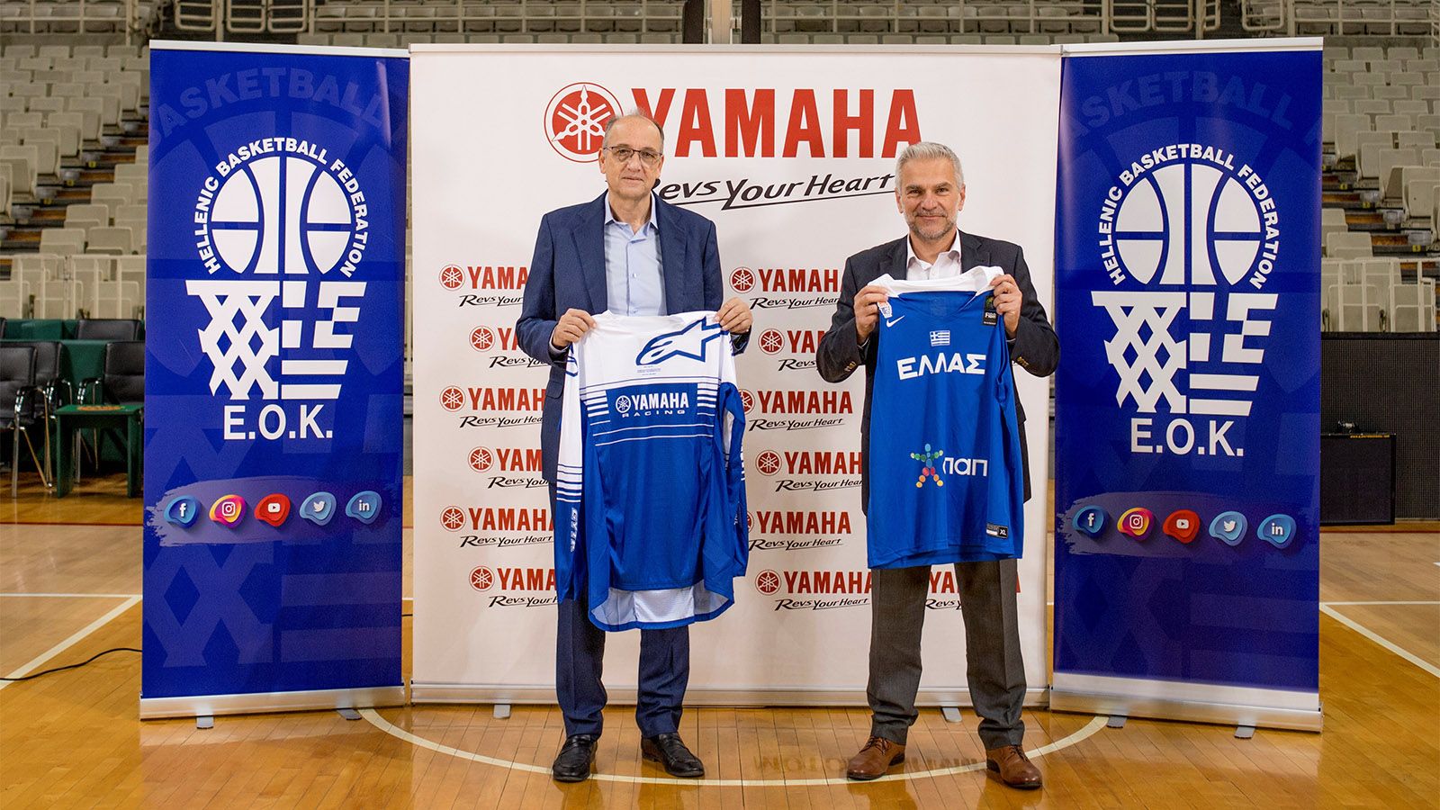 Από αριστερά: Ευάγγελος Λιόλιος, πρόεδρος της ΕΟΚ και Γιάννης Σώκιαλης, Γεν. Διευθυντής του κλάδου Yamaha της Μοτοδυναμική. 