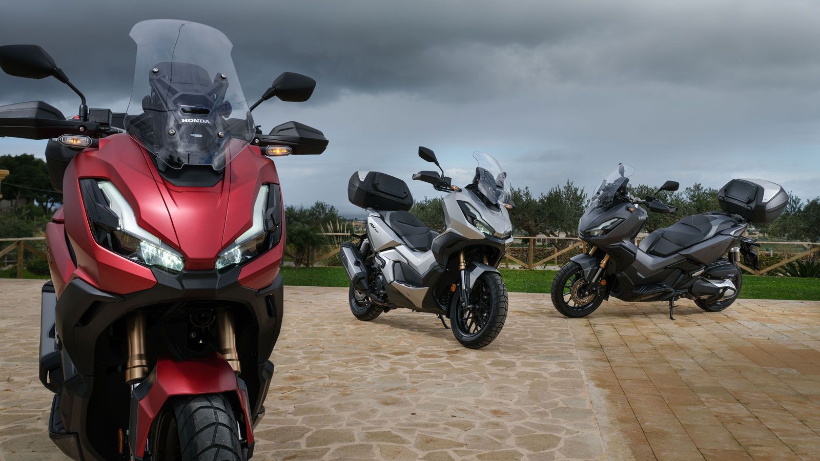 Honda ADV 350: Με ανεστραμμένο πιρούνι και Traction Control