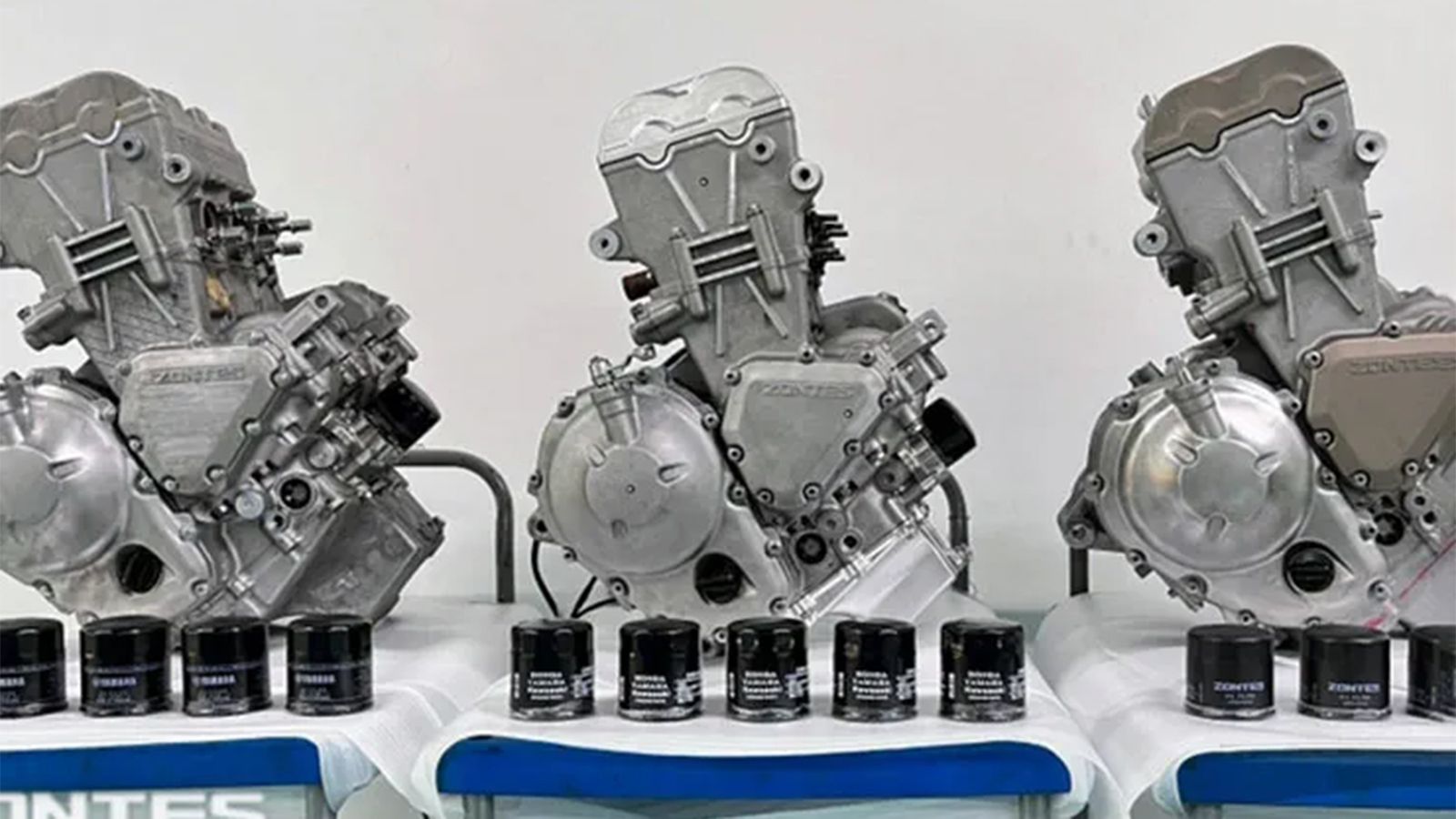 Κάποιες από τις εικόνες που η ίδια η Zontes δημοσίευσε, για τον νέο 3κύλινδρο κινητήρα που αναπτύσσει. 