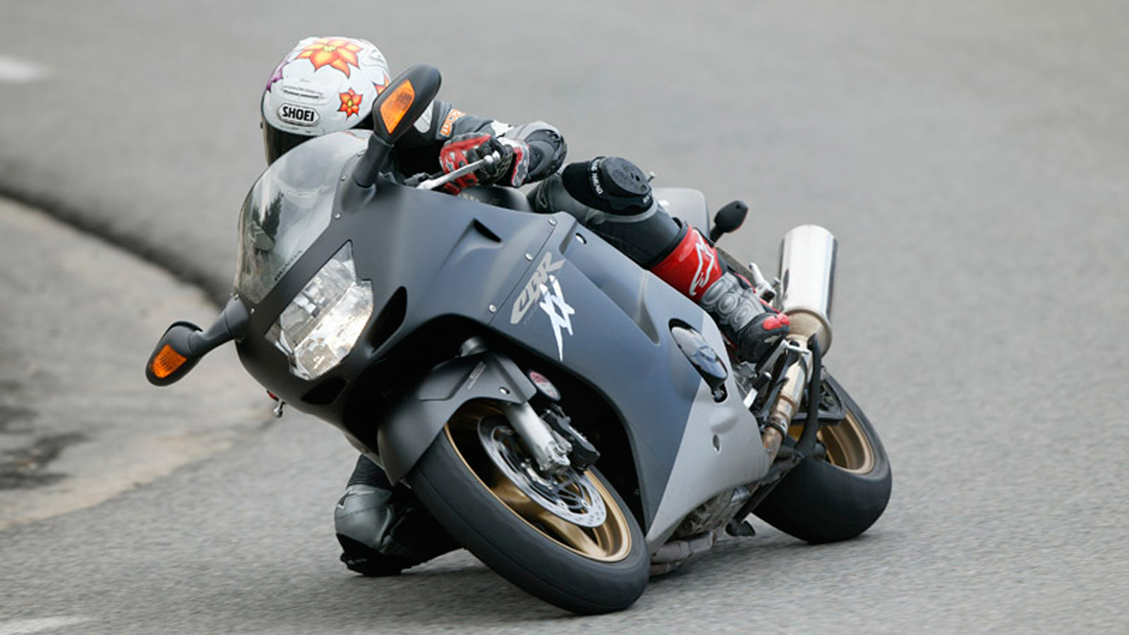 Honda CBR 1100XX: Ο θρυλικός πύραυλος της δεκαετίας του 1990