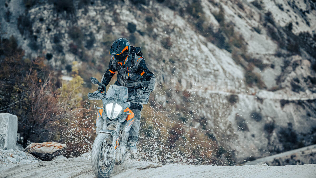 Νέο KTM 390 Αdventure: Έρχεται με ακτινωτούς τροχούς
