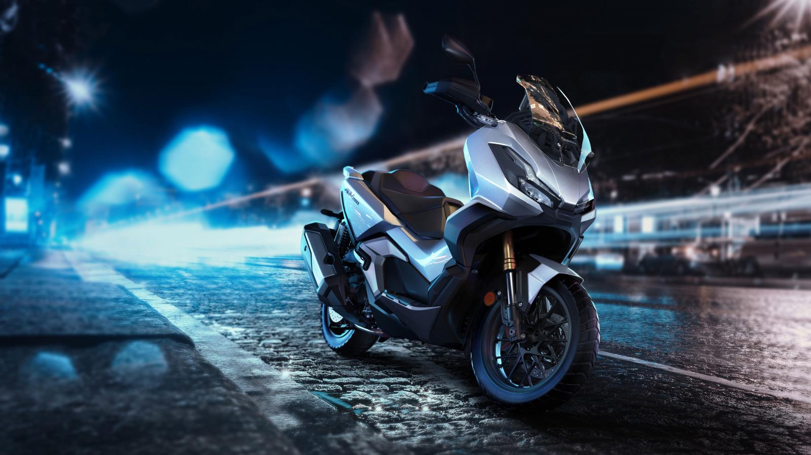 Honda ADV 350: Με ανεστραμμένο πιρούνι Showa και χώρο για 2 κράνη