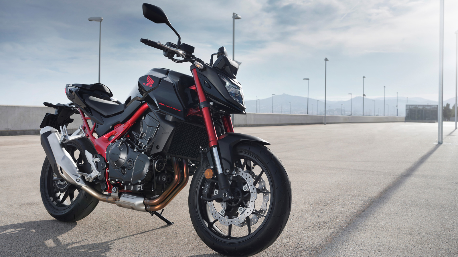 Honda CB750 Hornet: Με 92 ίππους και υψηλού επιπέδου περιφερειακά