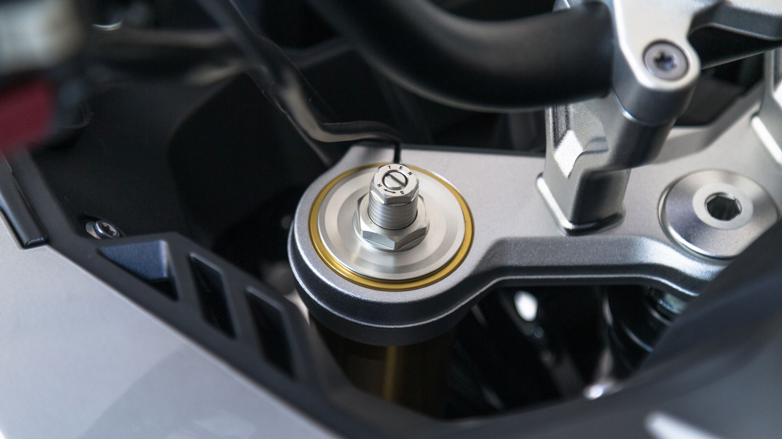 Δυνατότητα ρυθμίσεων σε μπροστινή και οπίσθια ανάρτηση.