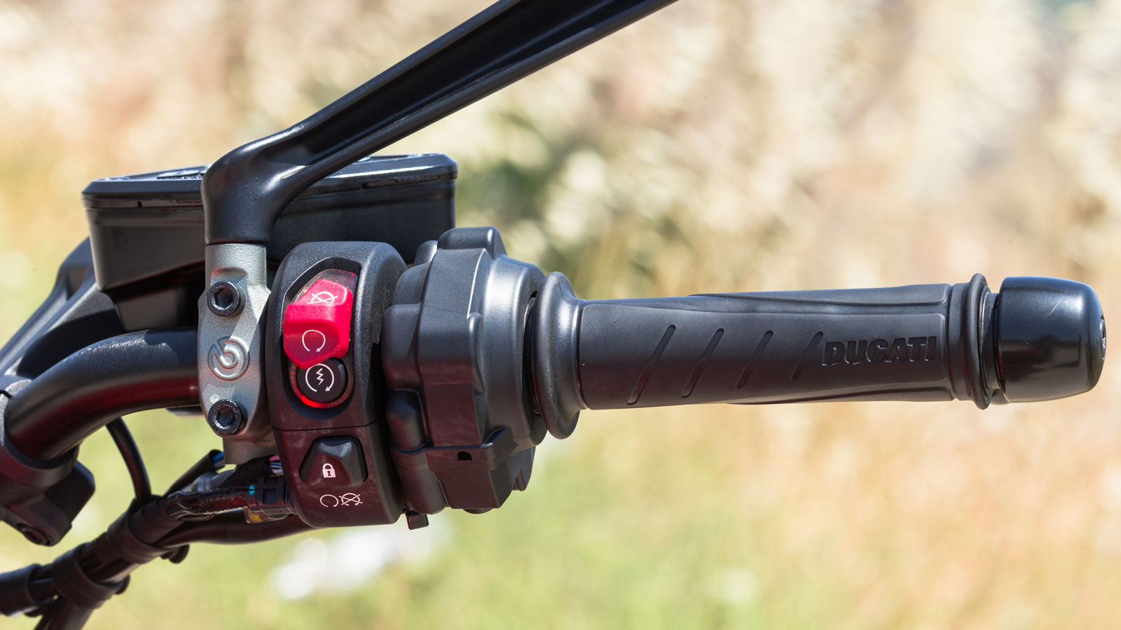 Ducati Diavel V4 - Test  