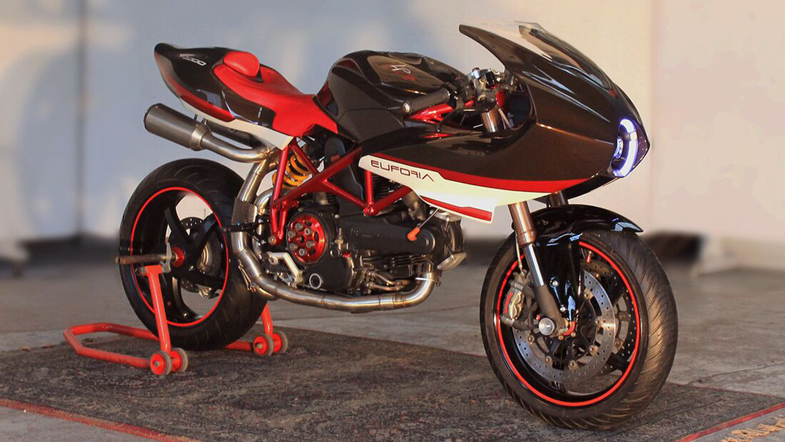 Euforia: Η πρώτη μοτοσυκλέτα του Luca Pagani με εξαρτήματα από Ducati