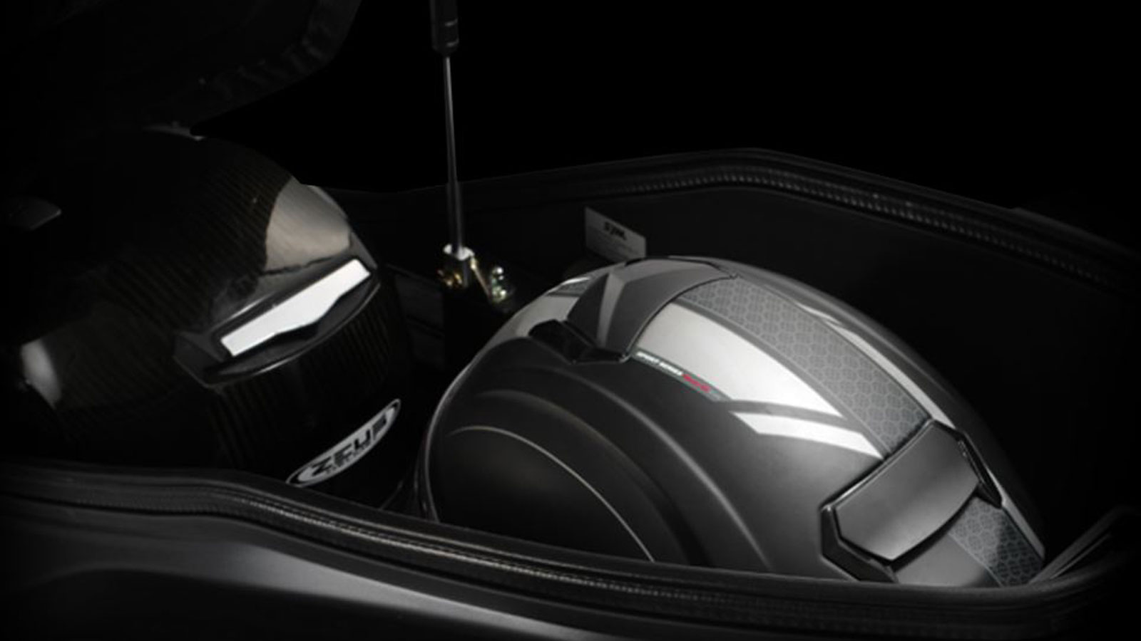 Το SYM GTS 300i ανανεώνεται για το 2012, στους τομείς της αισθητικής, της εργονομίας και των επιδόσεων.