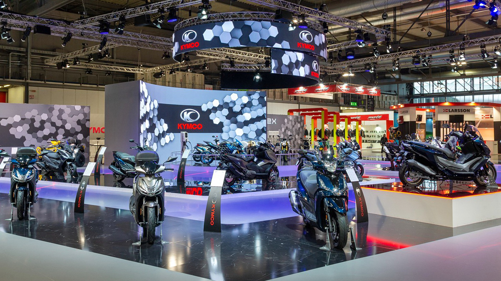 Η Μototrend sα στην έκθεση μοτοσυκλέτας με επίσημες πρώτες παρουσιάσεις