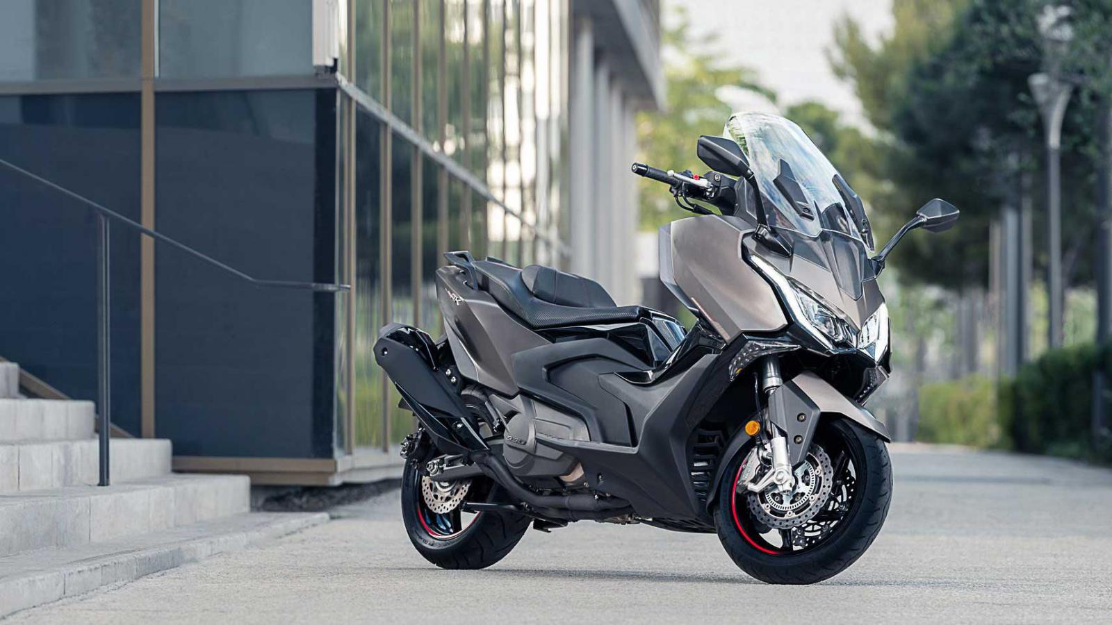 Kymco AK 550 Premium: Θα αλλάξει το παιχνίδι στα mega Scooter;
