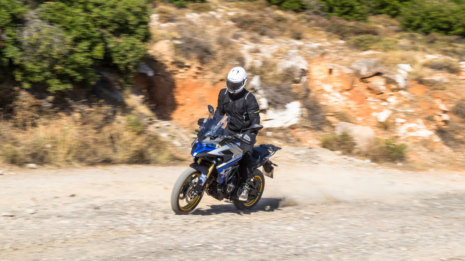 Ένα πραγματικό all-rounder που απευθύνεται σε αναβάτες που θέλουν adventure χαρακτήρα χωρίς συμβιβασμούς στην καθημερινή πρακτικότητα στην τιμή των 6.