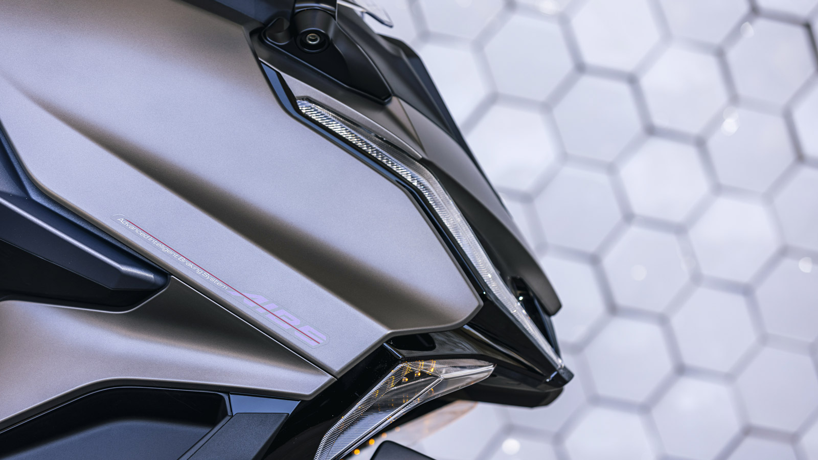 Αποστολή Πορτογαλία: Kymco AK 550 Premium & CV3         