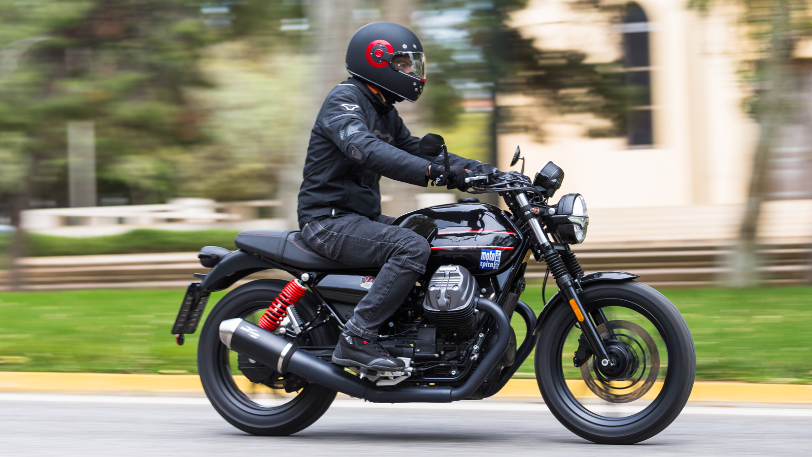Moto Guzzi V7 Special Edition - Test