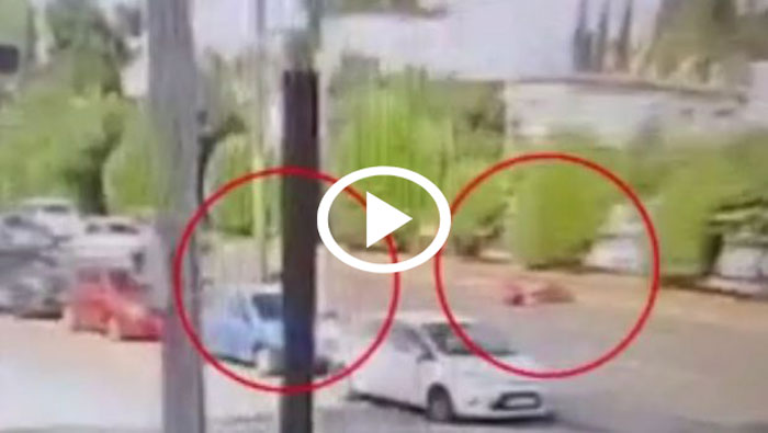 Μοτοσικλετιστής παρέσυρε γιαγιά και μικρό παιδί [video]