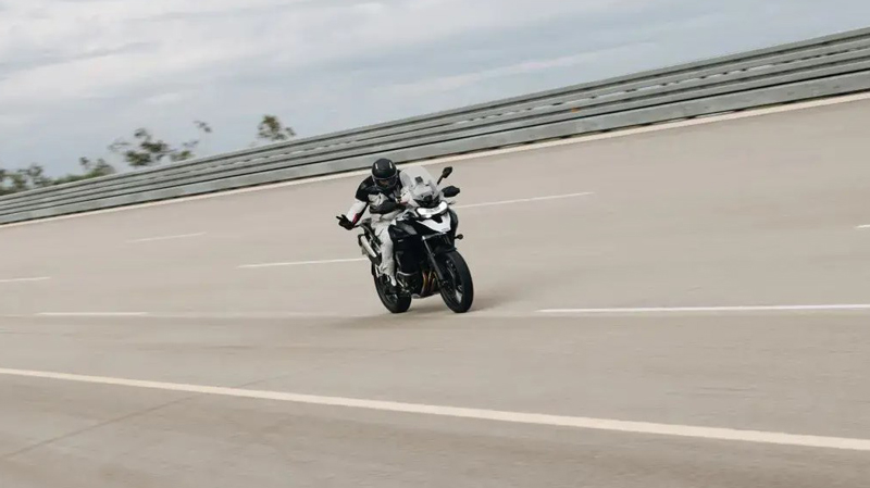Triumph Tiger 1200 GΤ Explorer: 4.012 χλμ. και 520 λίτρα σε 24 ώρες	