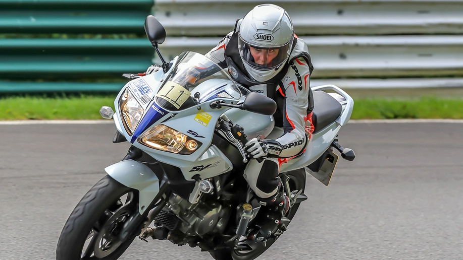 Παράλυτη αναβάτρια τρέχει για φιλανθρωπικό σκοπό