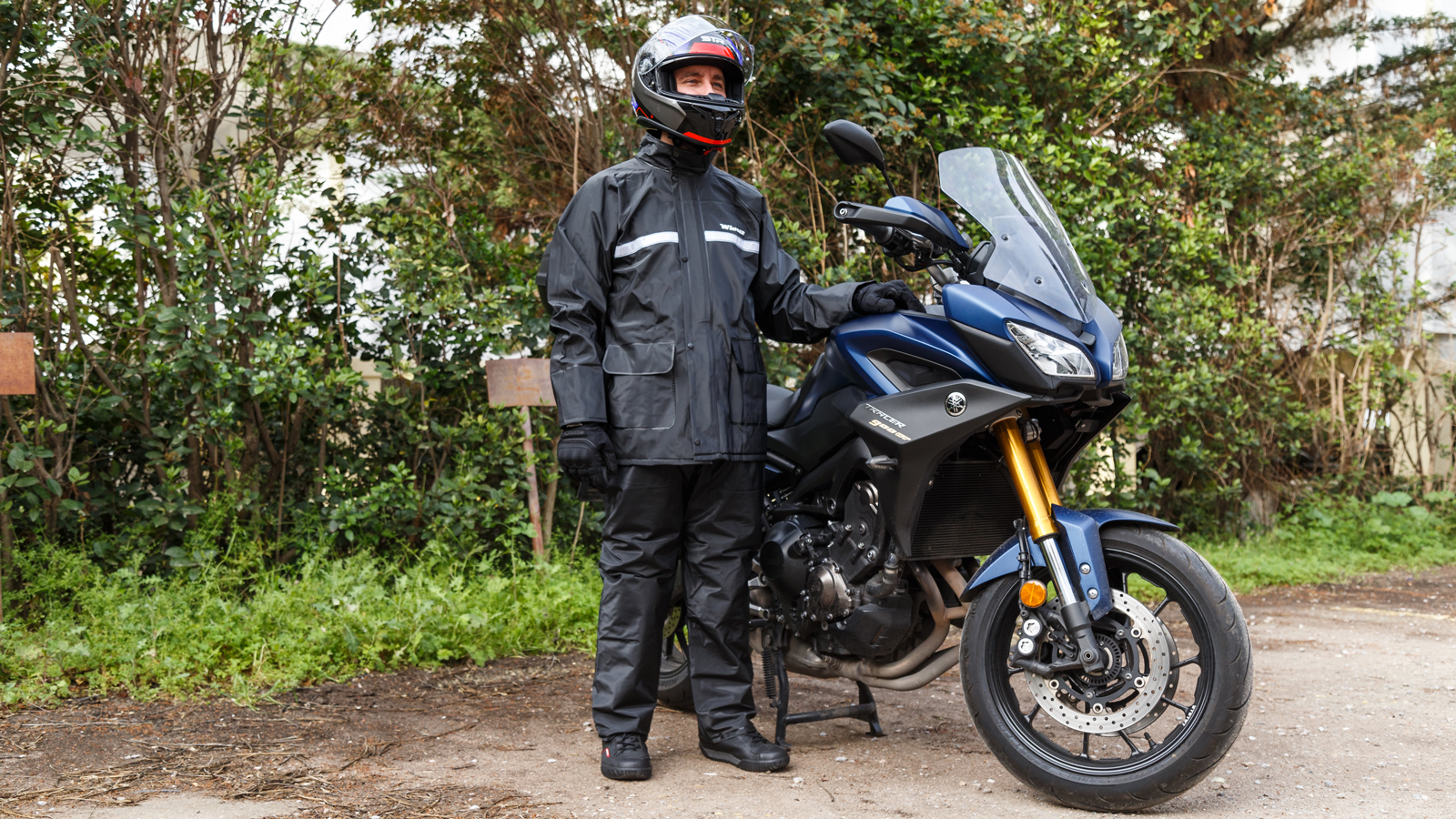 Δοκιμή αδιάβροχο σετ Winger RS43: Με ελαστική σούρα στα μανίκια