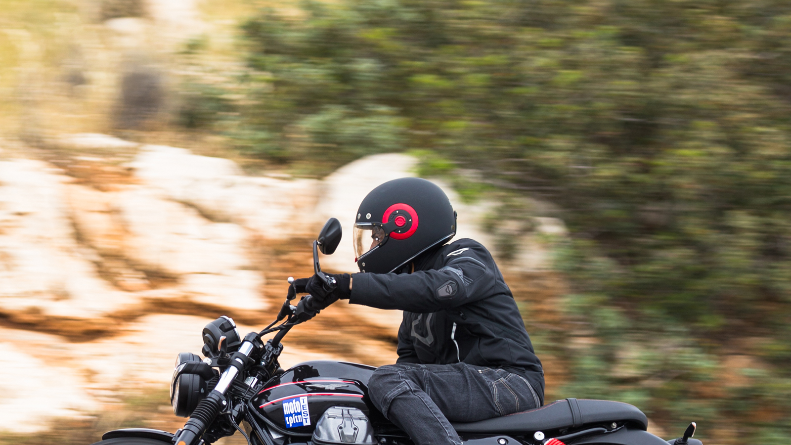 Test SMK Retro: Διαχρονικό μέσα κι έξω