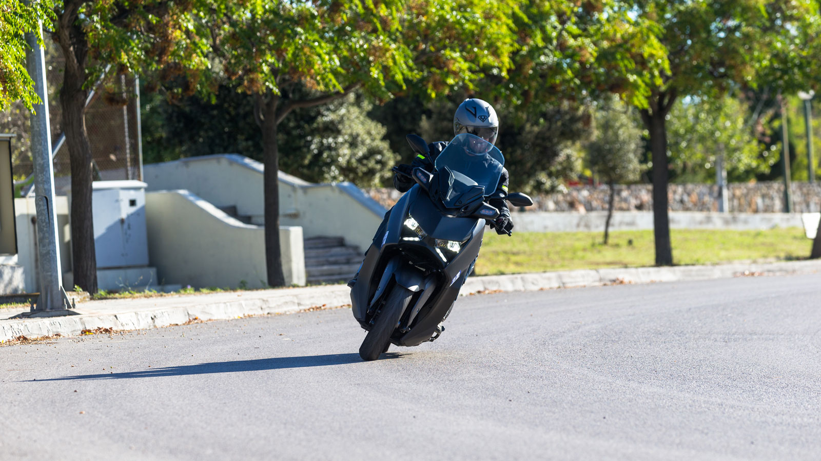 Yamaha XMAX 300 2023 - Test   