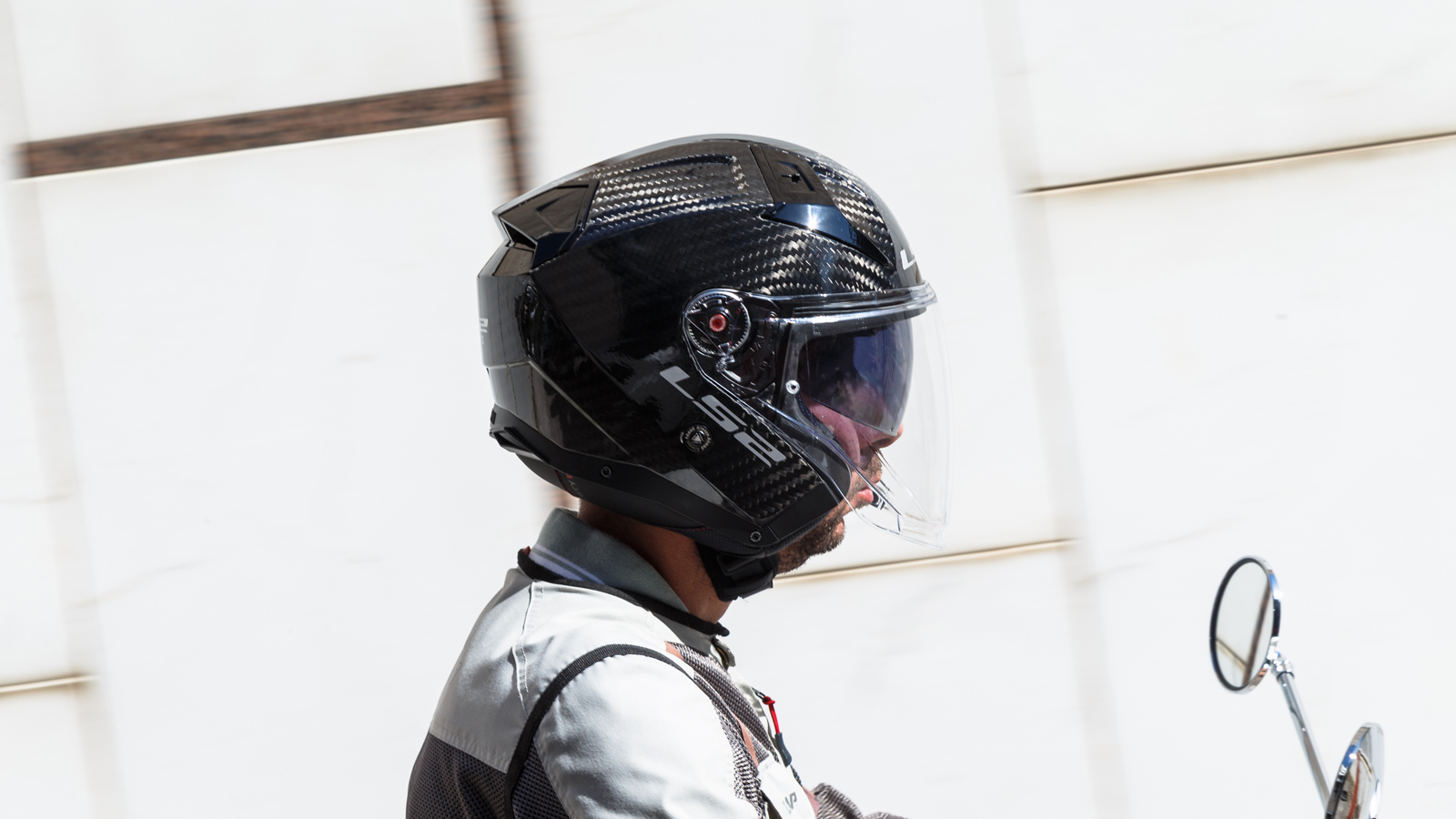 Test LS2 Infinity II Carbon: Το μοναδικό ανθρακονημάτινο jet με 4 κελύφη