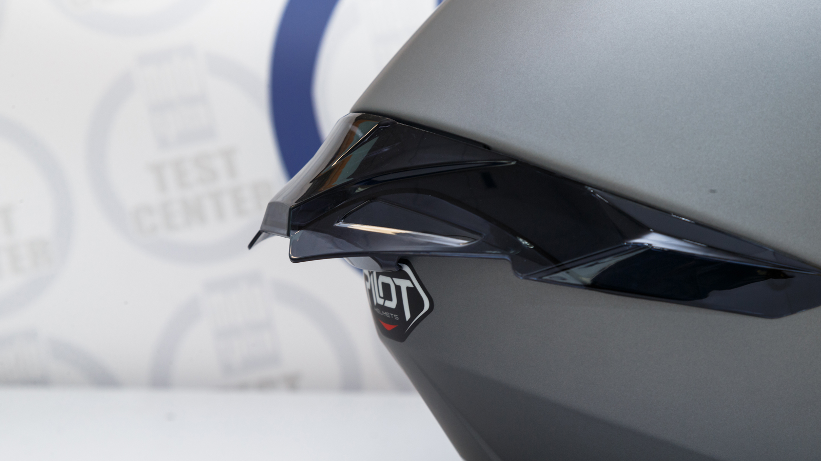 Test Pilot Snake SV: Με αποσπώμενη αεροτομή και δεύτερη φιμέ ζελατίνα