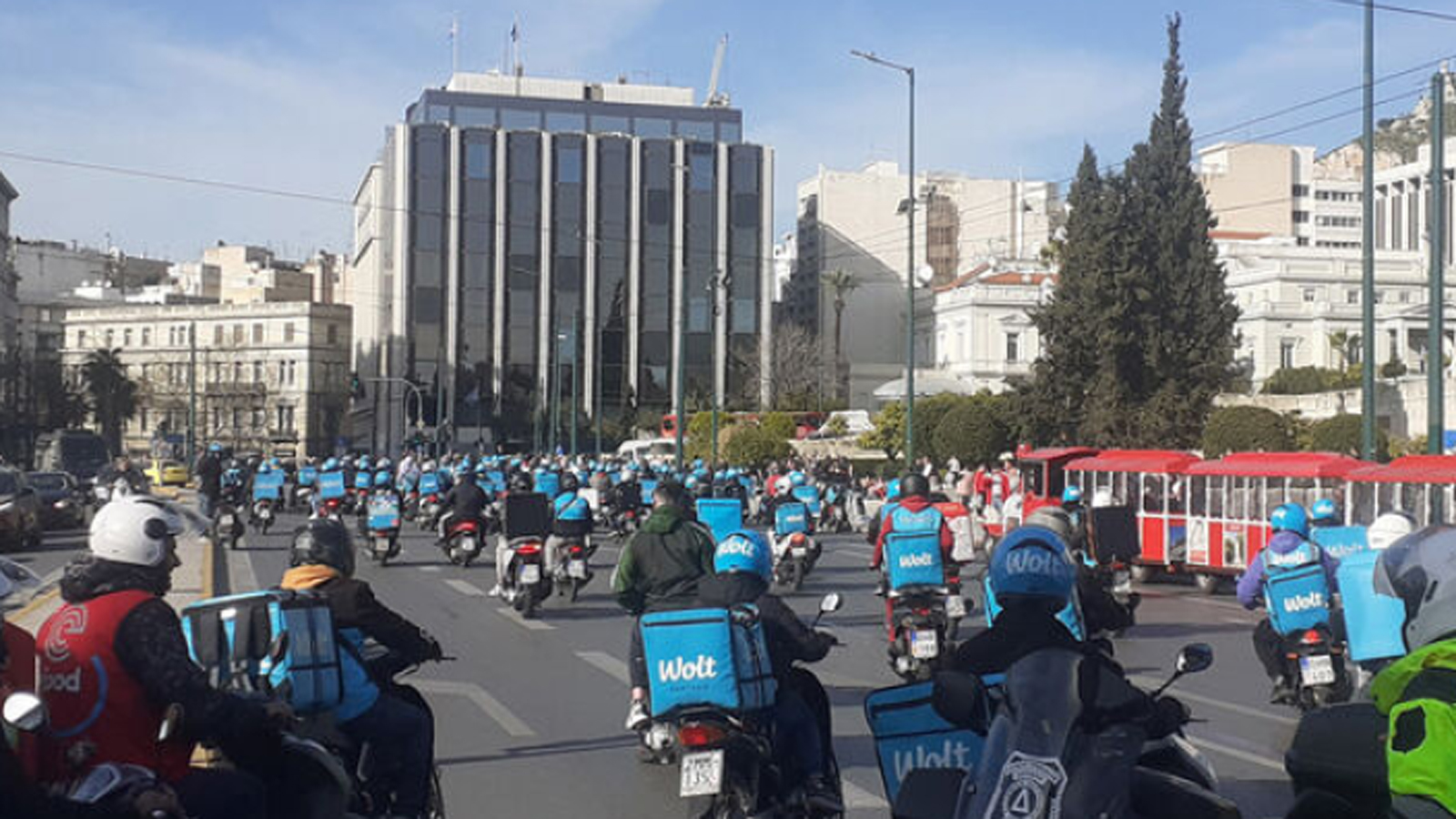 Απεργία διανομέων Wolt: Όχι στην μείωση των αποδοχών τους