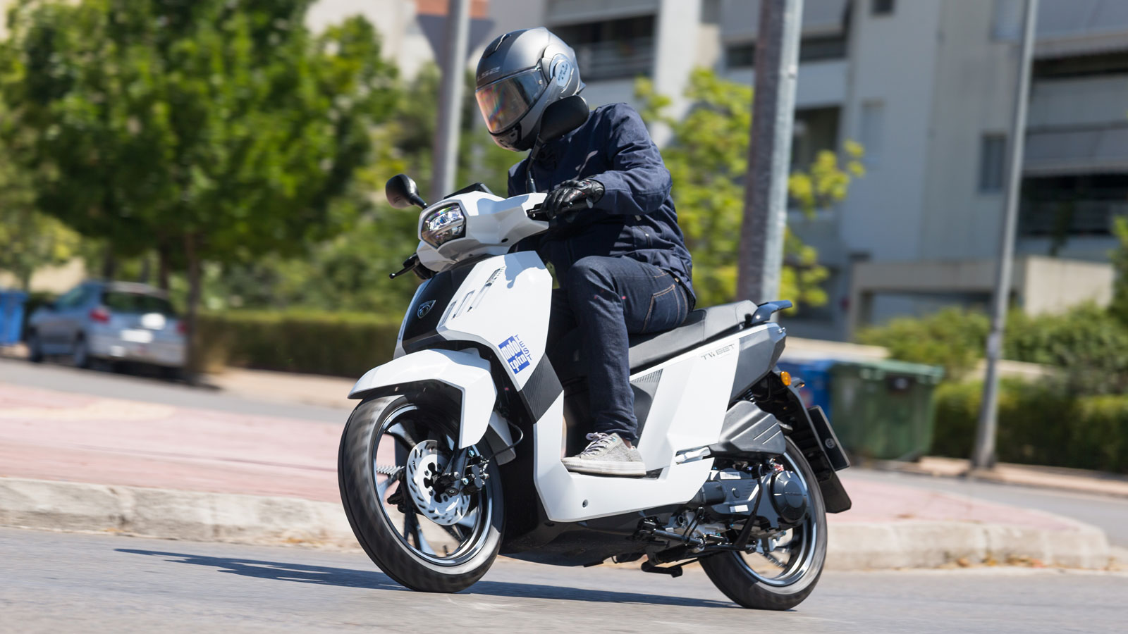 Peugeot New Tweet 125  - Test