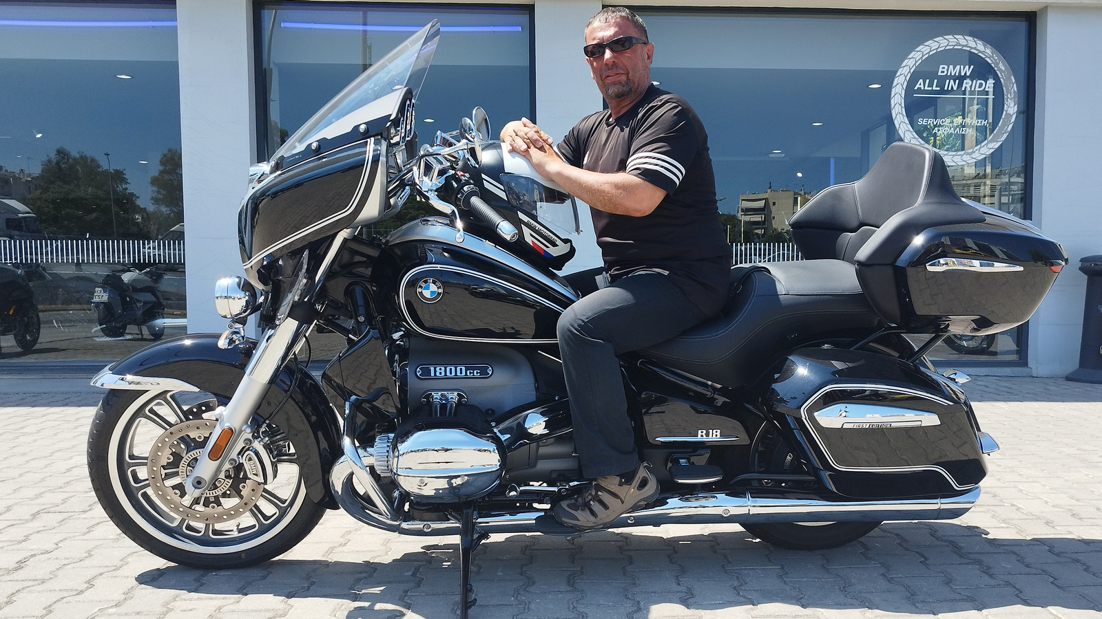 Νέο ταξίδι ξεκίνησε ο Κωνσταντίνος Μητσάκης μαζί με το γιο του 