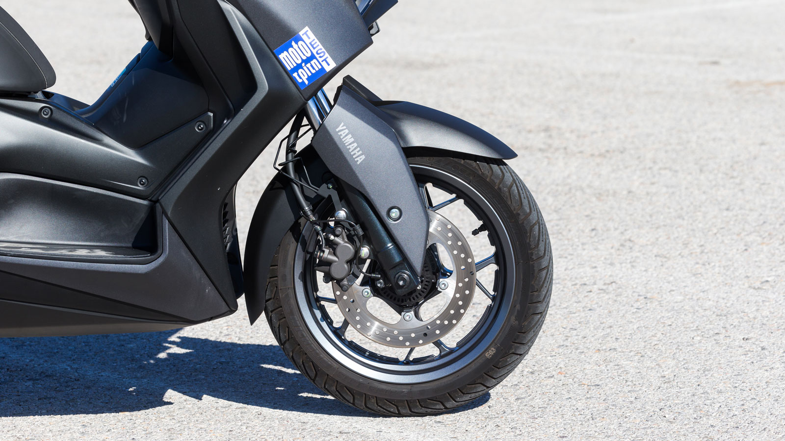 Yamaha XMAX 300 2023 - Test   