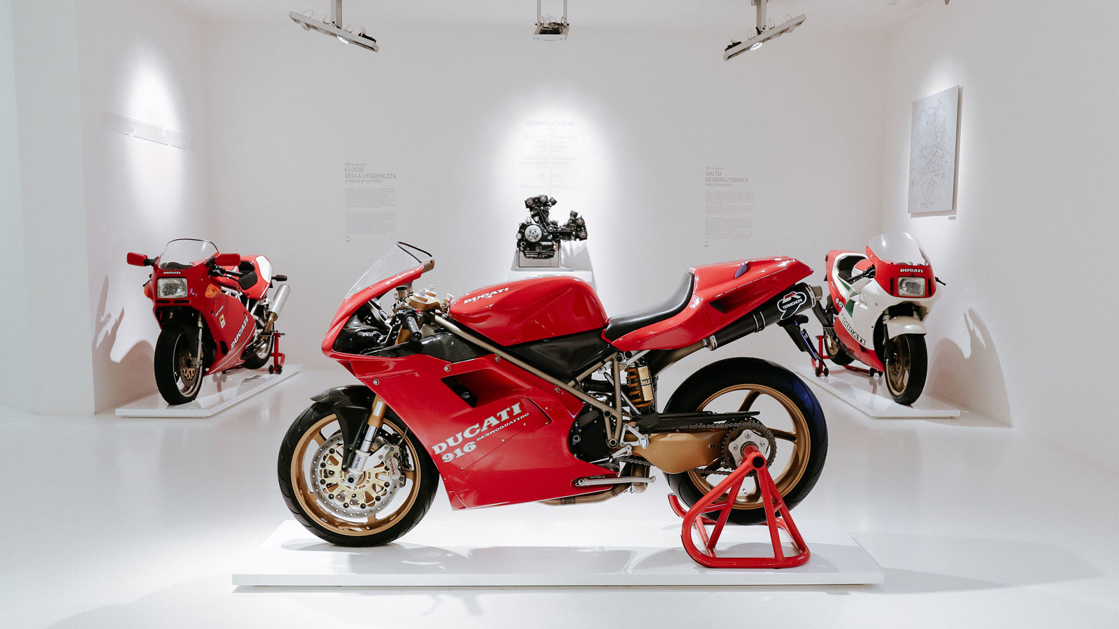 Ειδική έκδοση Panigale για τα 30 χρόνια της 916 ετοιμάζει η Ducati