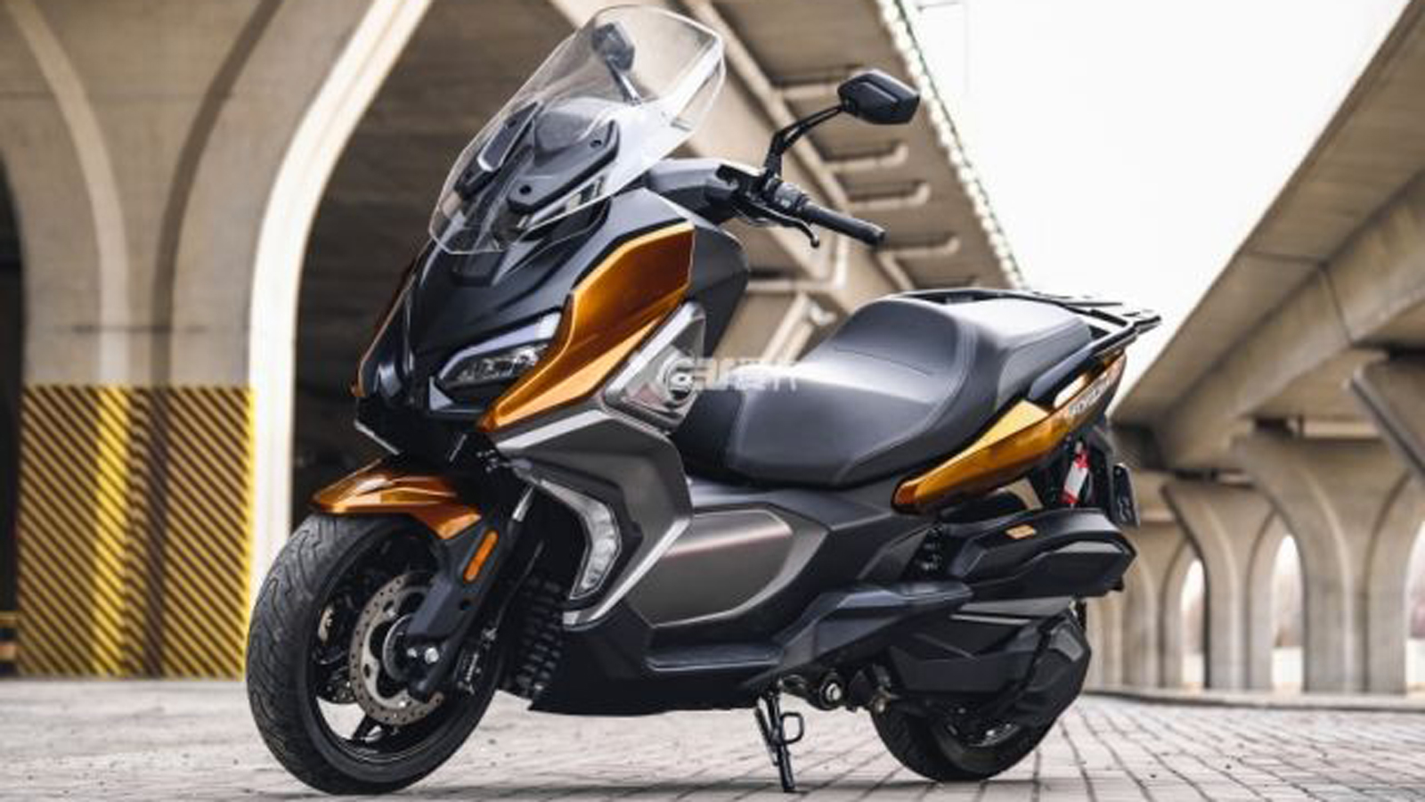 QJ Hong 350: Με βάση το BMW C 400 ετοιμάζει GT scooter