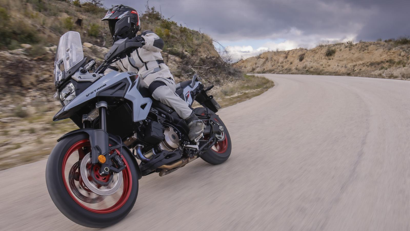 Suzuki V-Strom 1050 / 1050 DE: Οδηγούμε στο Λουτράκι