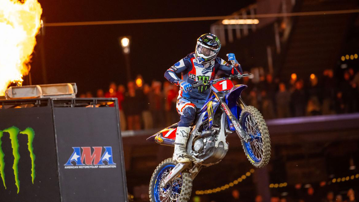 AMA Supercross: 2 στα 2 για τον Tomac 