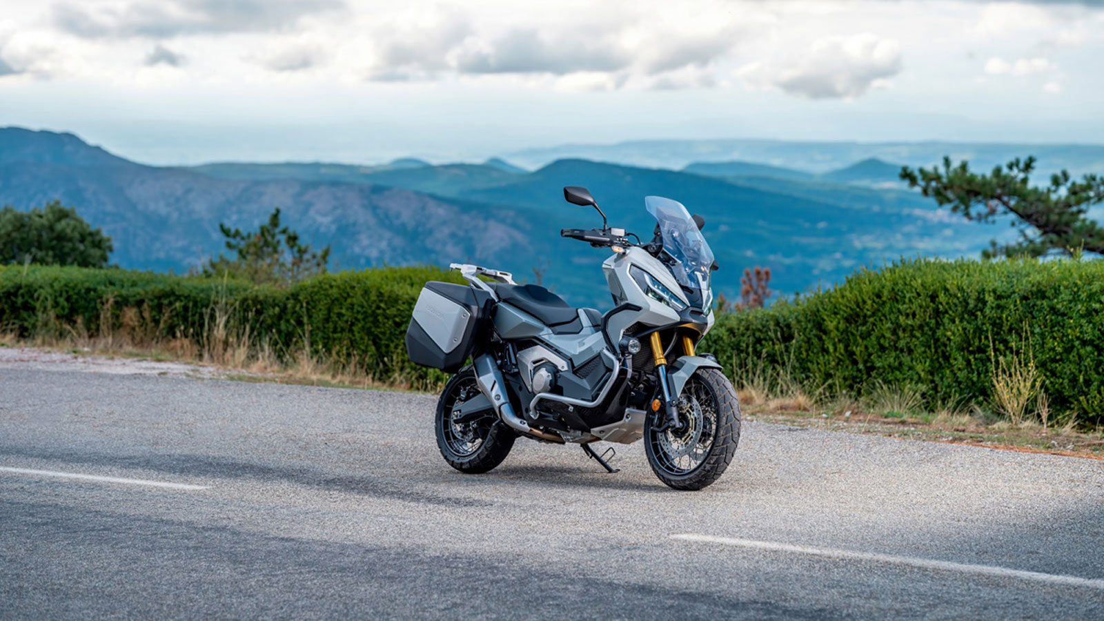 Ταξινομήσεις μοτοσυκλετών Αυγούστου: To Honda X-ADV750 περνάει στην κορυφή