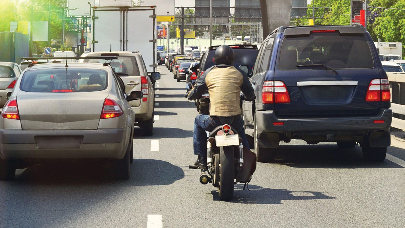 Τηρούν οι Έλληνες τους κανόνες ασφαλείας στον δρόμο;