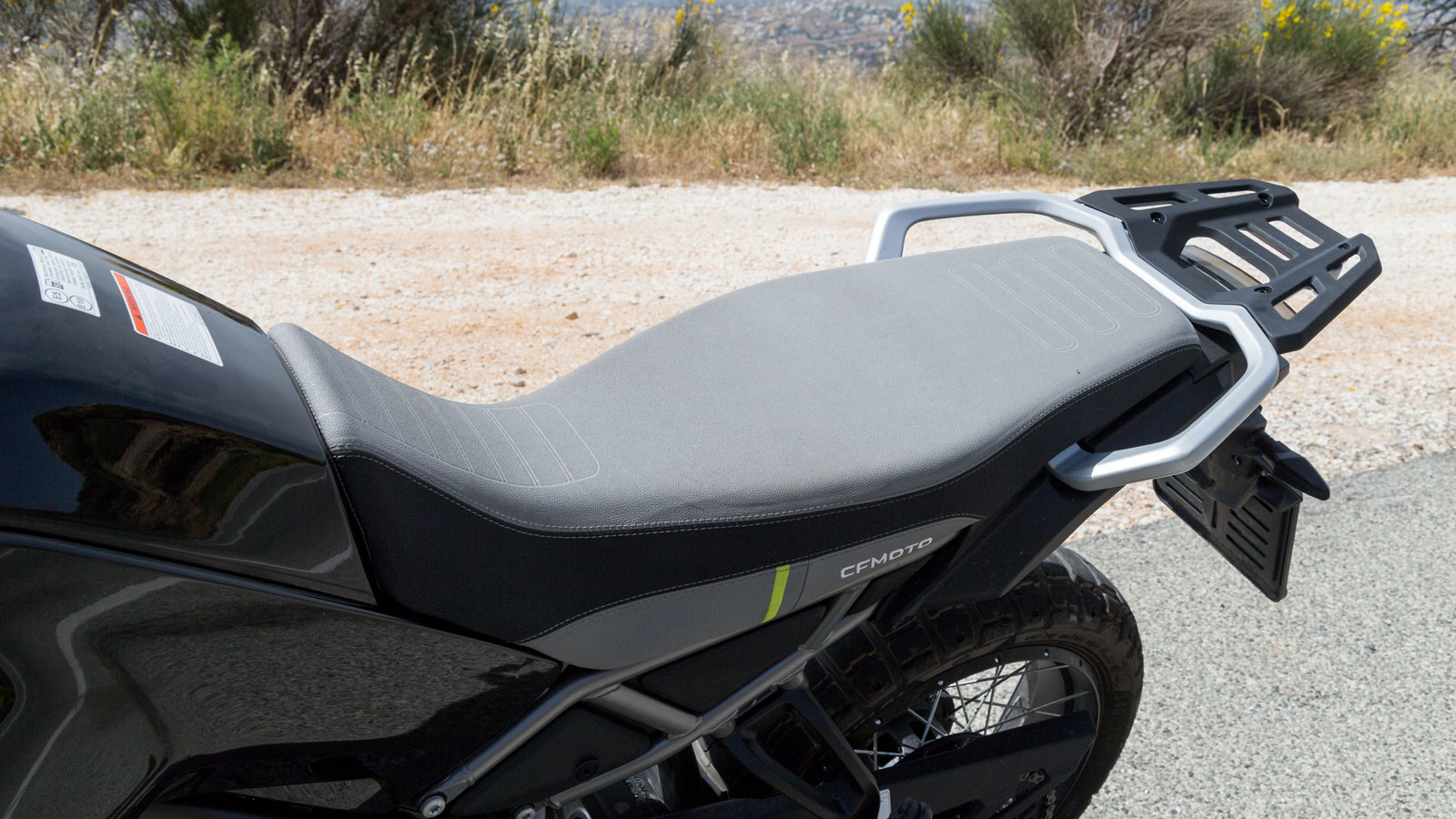 Το αφρώδες της είναι ικανοποιητικό και δεν κουράζει, όμως το γεγονός ότι είναι μονοκόμματη  βάζει περιορισμό στις μετακινήσεις δεύτερου ατόμου,  αφού 