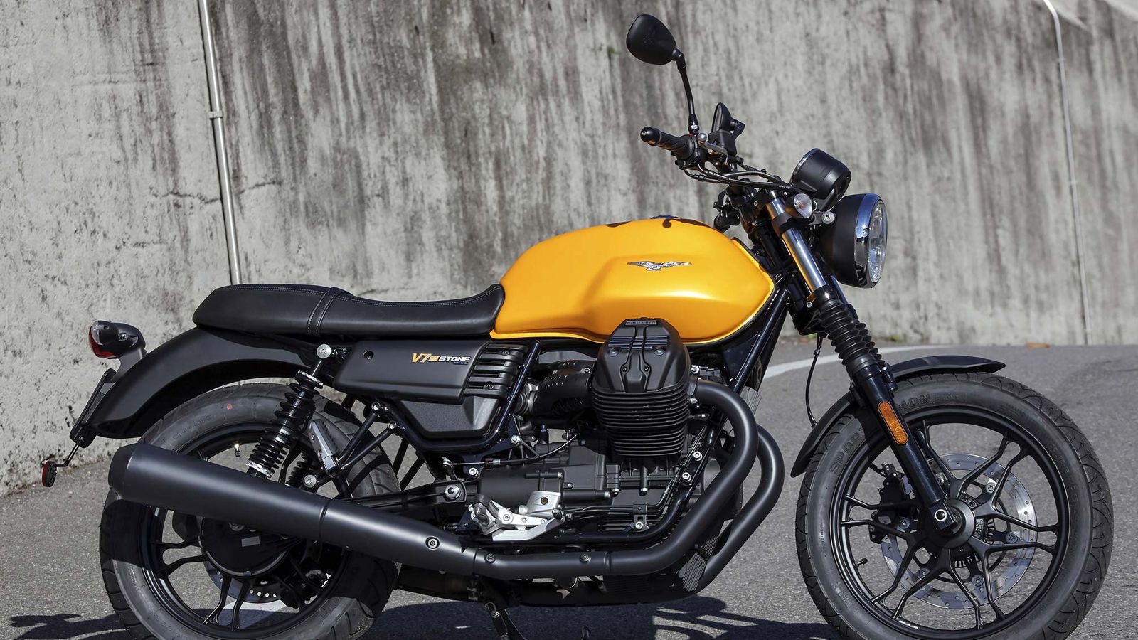 Moto Guzzi V7 - Με όφελος 1.000 ευρώ μέχρι τέλος Οκτωβρίου