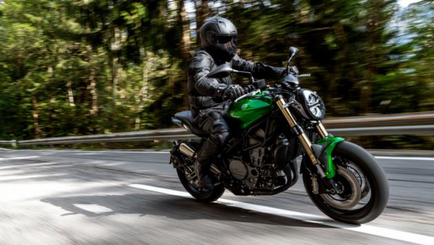 Τα 10 δικύλινδρα γυμνά με το καλύτερο 0-100