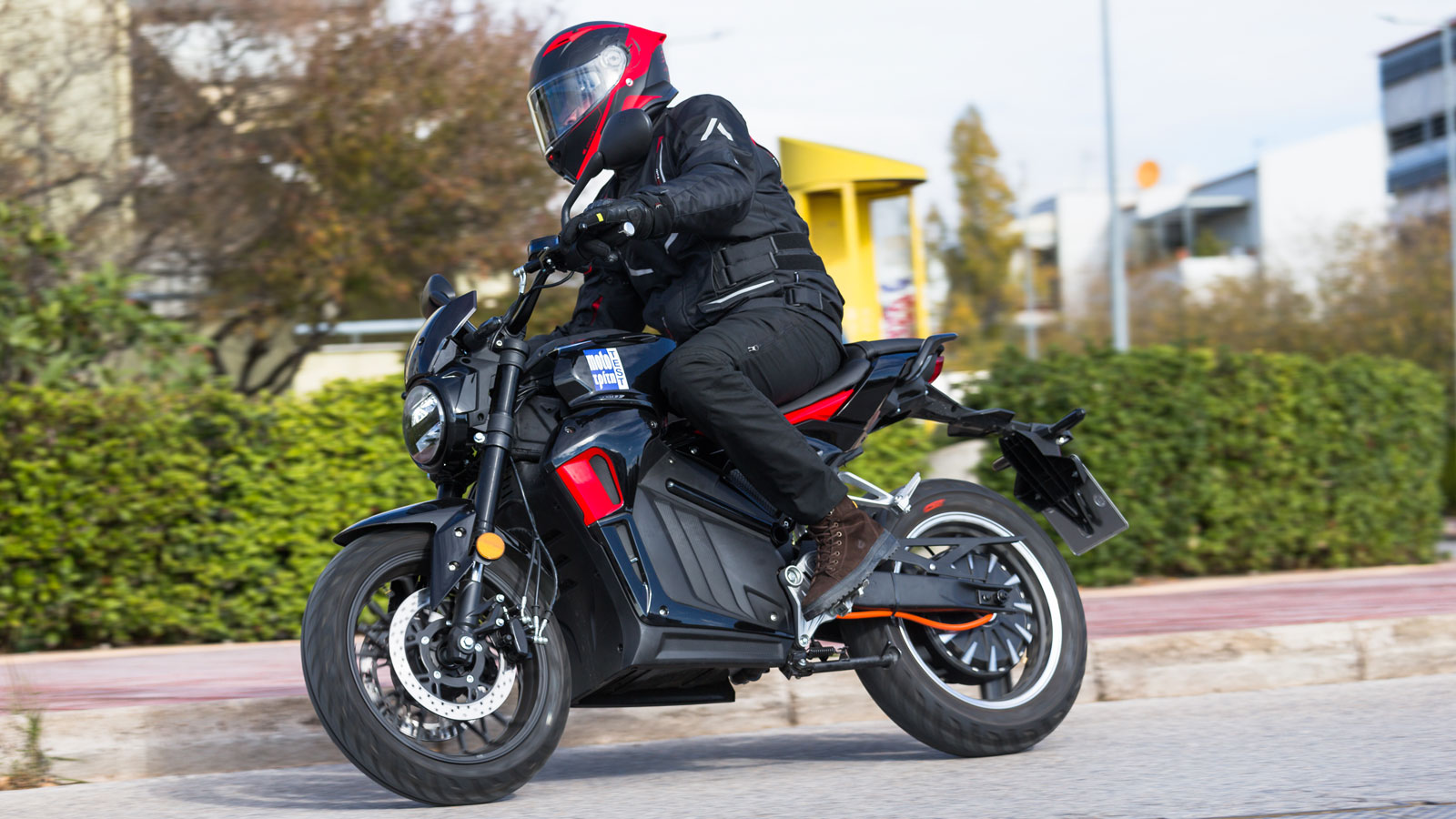 Τα ελαστικά της CST δεν αφήνουν τα πολύ καλά φρένα να δείξουν το πραγματικό τους πρόσωπο.