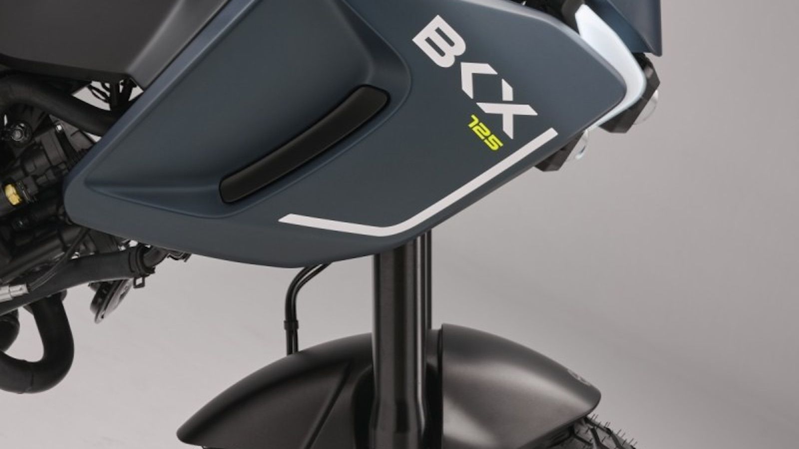 Βenelli BKX 125 (S): Adventure και Supermoto για νέους αστικούς αναβάτες