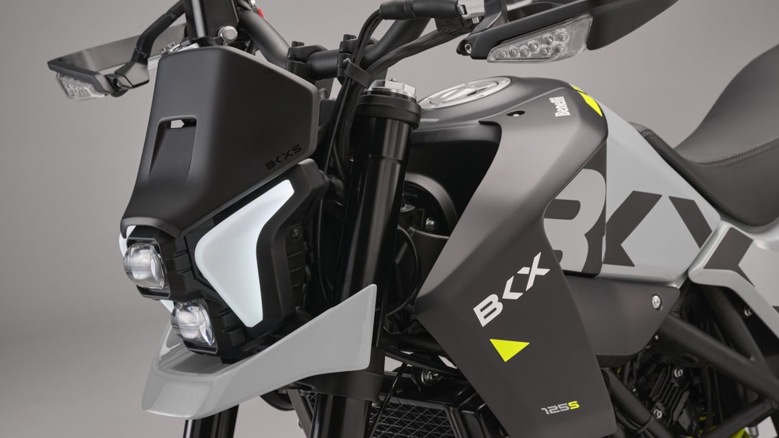 Βenelli BKX 125 (S): Adventure και Supermoto για νέους αστικούς αναβάτες