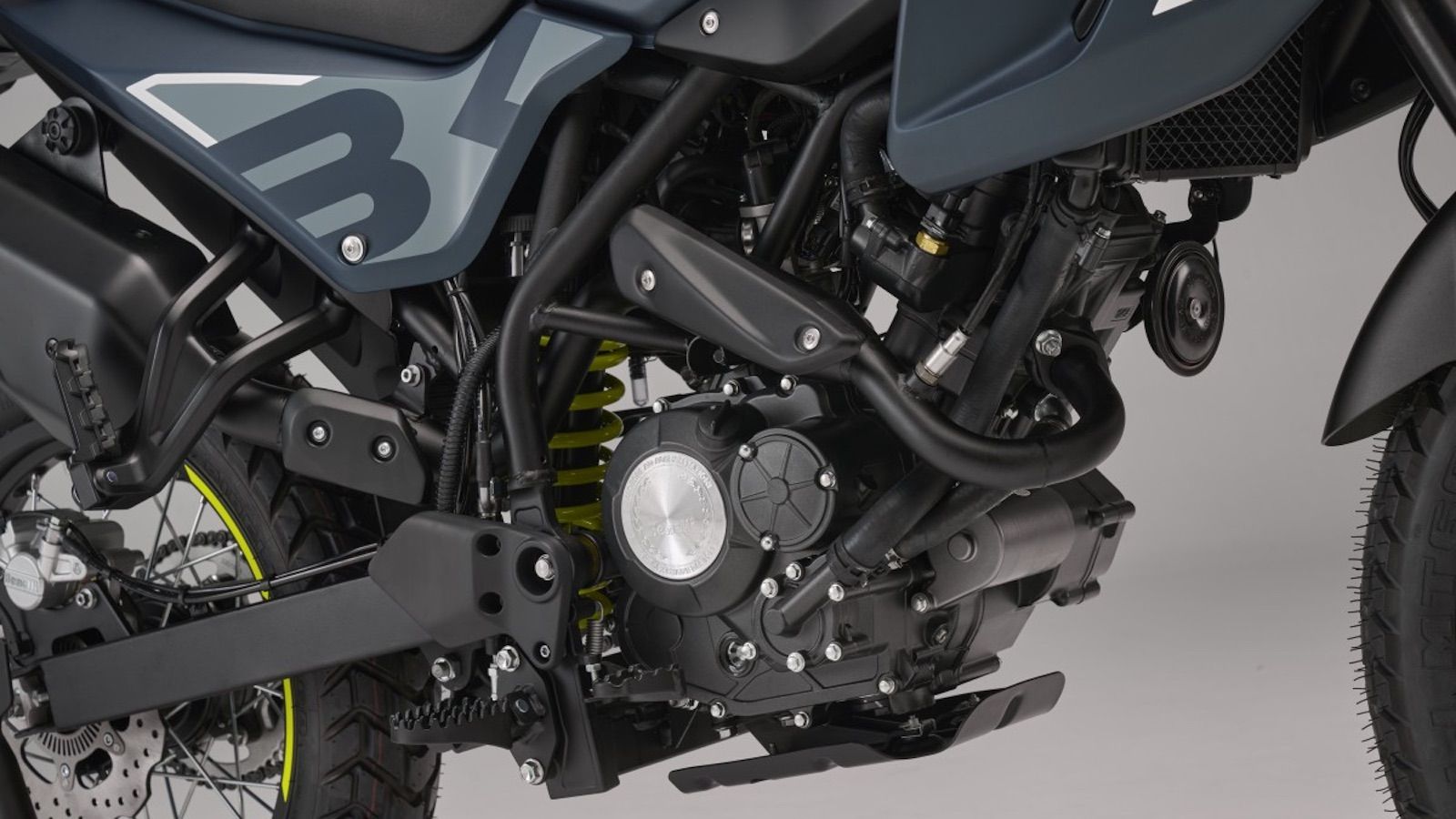 Βenelli BKX 125 (S): Adventure και Supermoto για νέους αστικούς αναβάτες